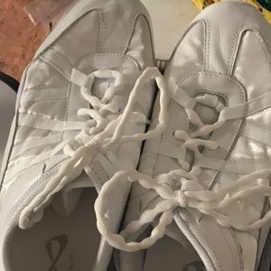 Infinity cheer shoes